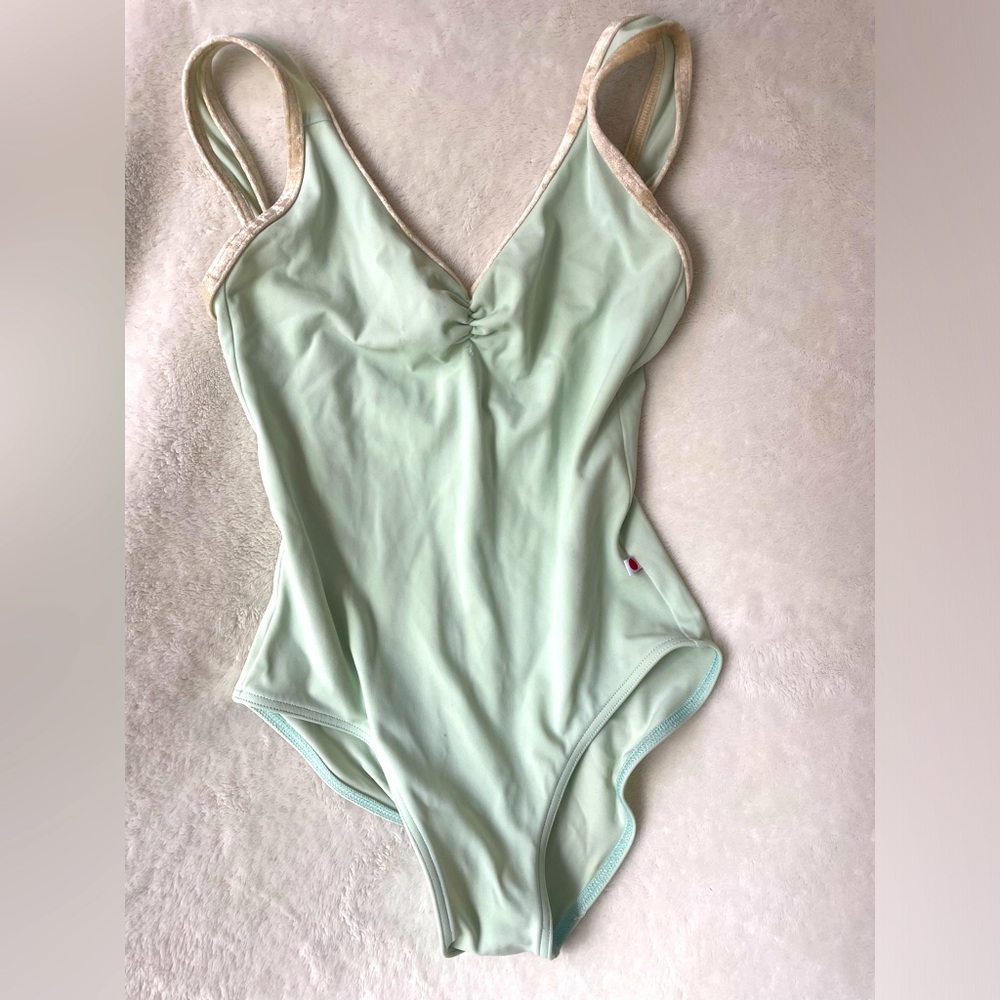 Like New Yumiko Tiffany size M